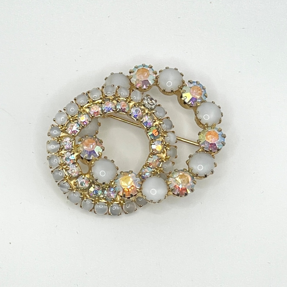 Vintage Unsigned Entwined Circles AB Rhinestone Blue Moonstone Brooch Pin